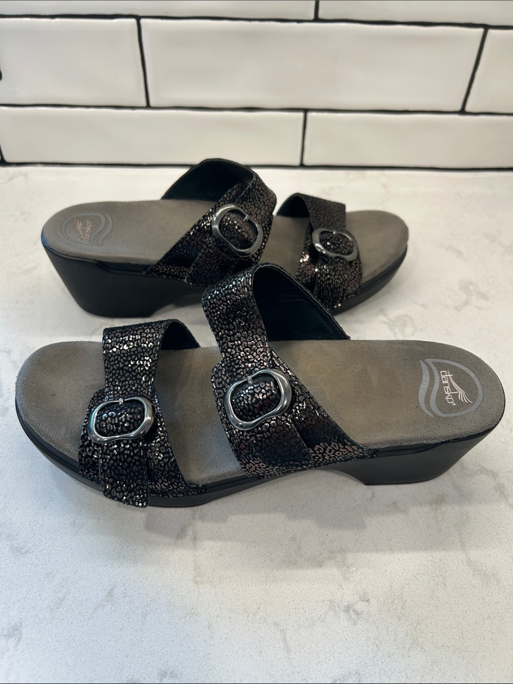 Dansko Sophie Sandals Black Metallic Women EU 41 US 8.5 9 Double Strap - Picture 9 of 16
